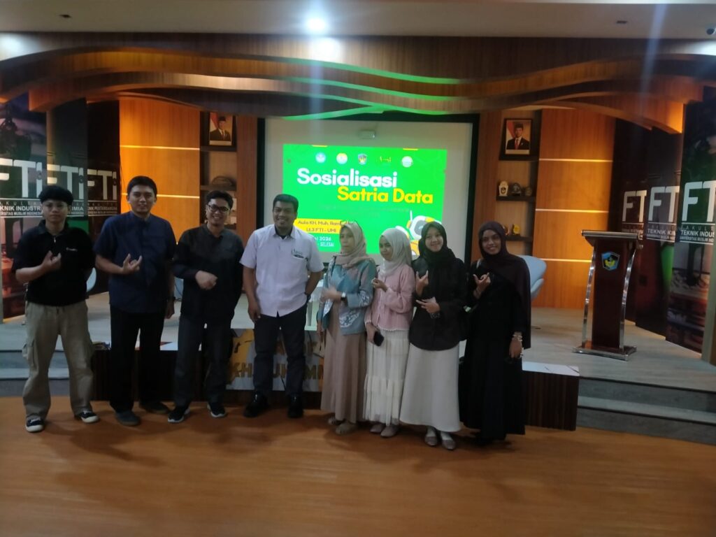 Universitas Muslim Indonesia (UMI) mengadakan Sosialisasi tanggal 22 Mei 2026 dan mengajak mahasiswa terbaiknya untuk berpartisipasi dalam kompetisi SATRIA DATA 2026 (Statistika Ria dan Festival Sains Data) yang diselenggarakan oleh Kementerian Pendidikan Tinggi, Sains, dan Teknologi. Ajang ini bertujuan menjaring talenta muda yang unggul di bidang analisis data dan teknologi dan dapat mendaftar di link https://bit.ly/PENDAFTARAN_SELEKSI_SATRIADATA2026_INTERNAL_UMI